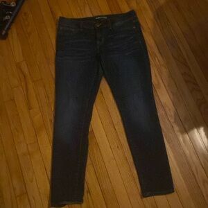 Two pairs of Maurices skinny jeans. Both pairs for low price!!